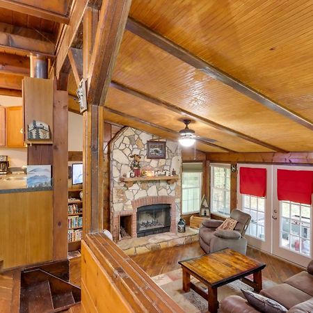 Mountaintop Ellijay Cabin With Private Hot Tub Exterior photo