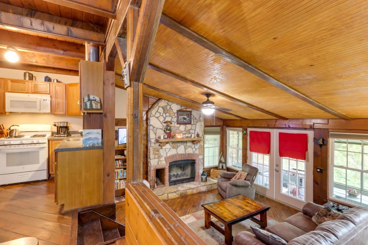 Mountaintop Ellijay Cabin With Private Hot Tub Exterior photo