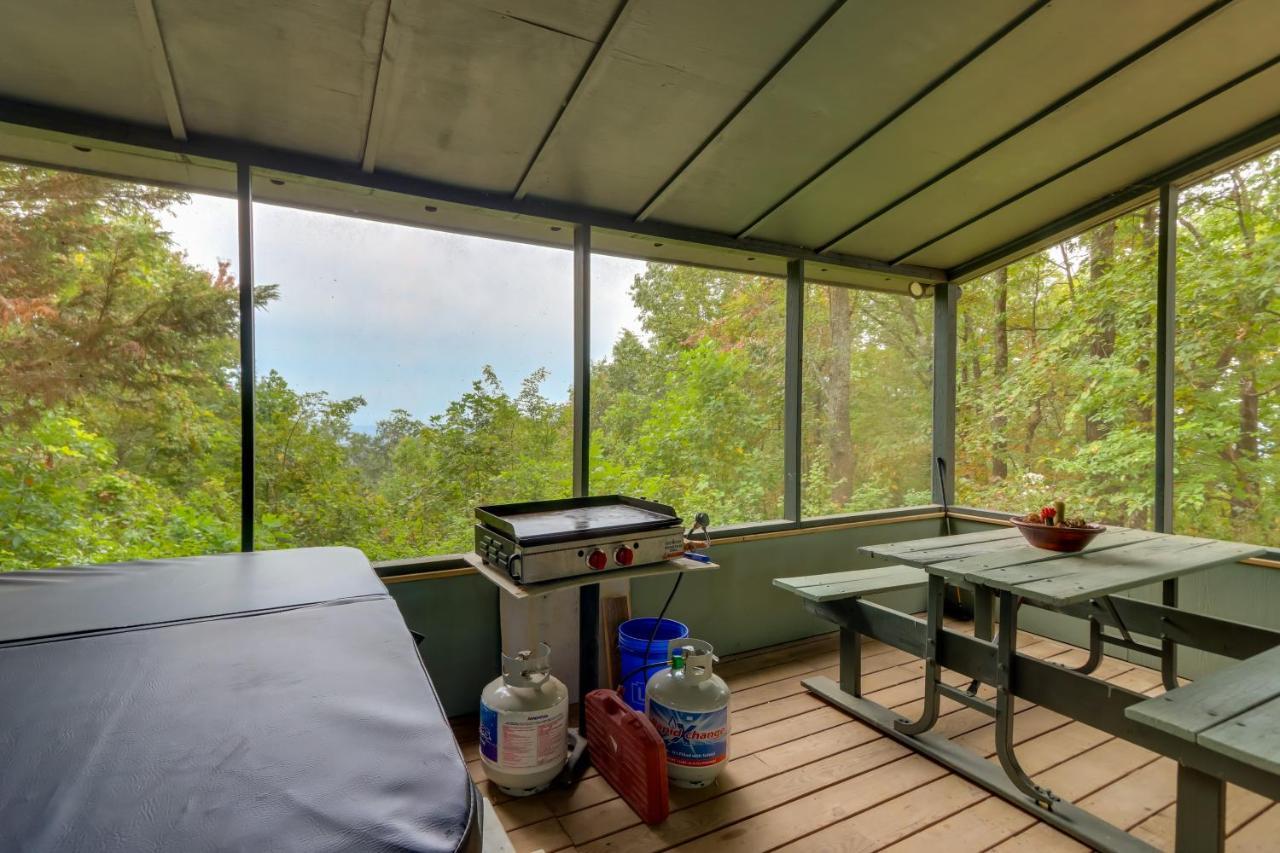 Mountaintop Ellijay Cabin With Private Hot Tub Exterior photo