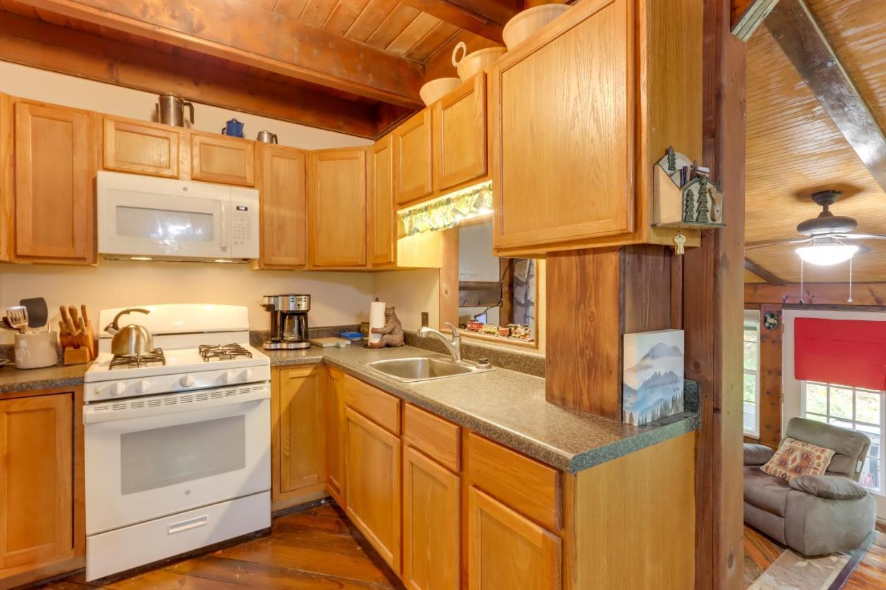 Mountaintop Ellijay Cabin With Private Hot Tub Exterior photo